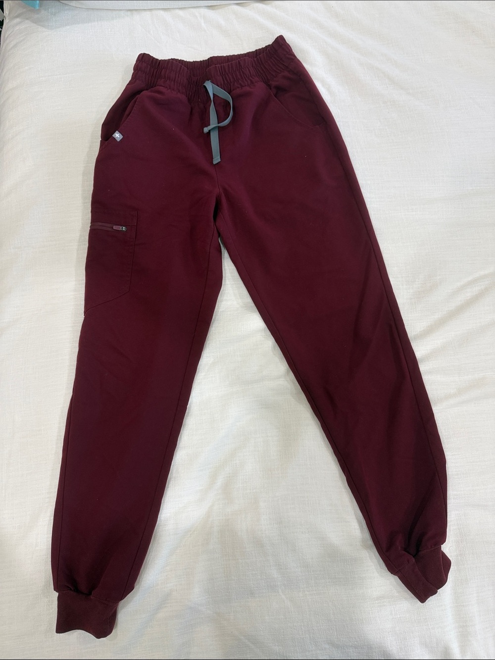 Women’s FIGS high waist Burgundy Jogger Pants with Drawstring Waist